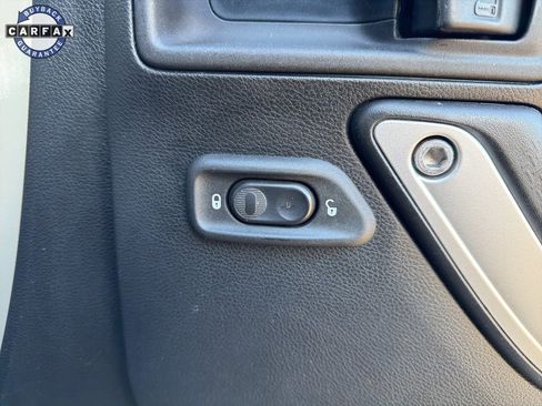 Used 2017 Jeep Wrangler Unlimited Sahara w/ Connectivity Group image 14