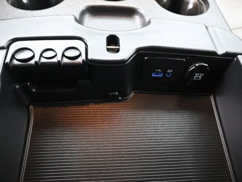 Used 2017 RAM 1500 Tradesman w/ Protection Group image 31