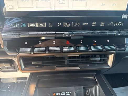 New 2025 GMC Hummer EV 3X w/ Extreme Off-Road Package image 17