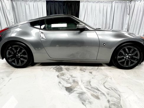 Used 2017 Nissan 370Z Touring image 5