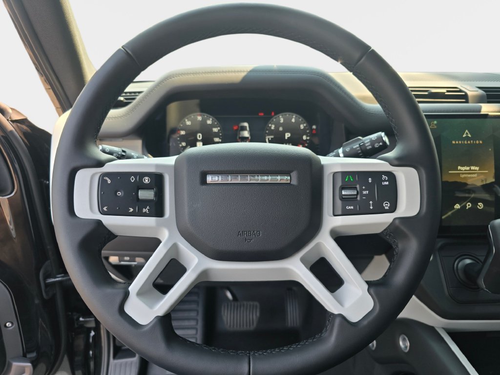 New 2026 Land Rover Defender 110 X-Dynamic SE AWD/4WD image 16