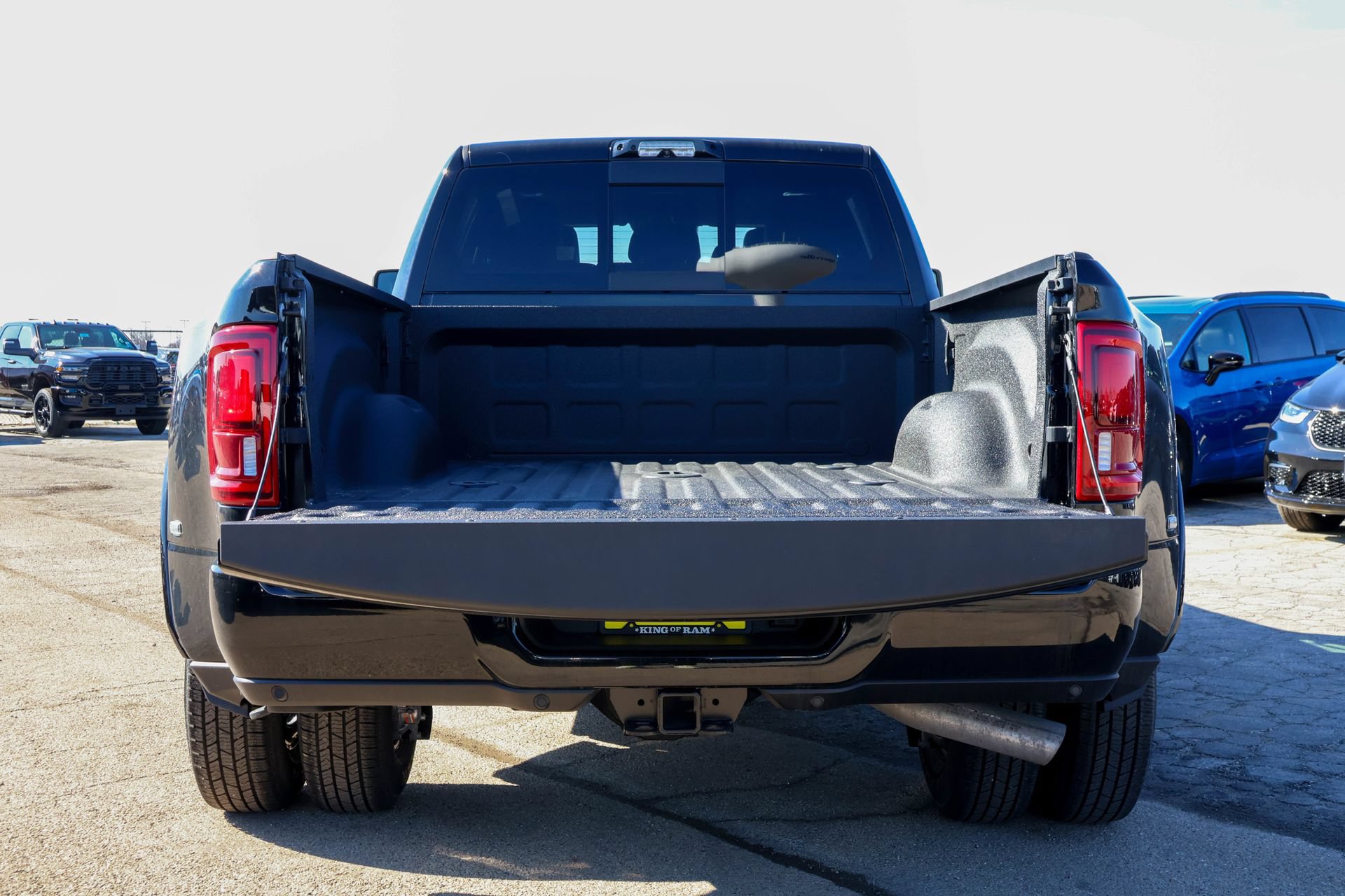 New 2026 RAM 3500 Laramie AWD/4WD image 15