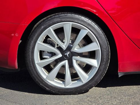 Used 2018 Tesla Model 3 Long Range image 8