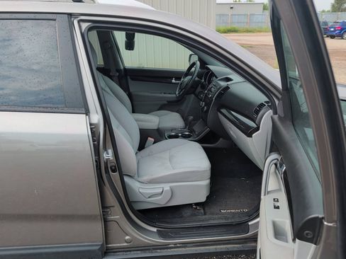 Used 2011 Kia Sorento LX FWD image 31