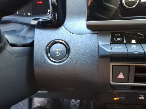 Used 2025 Toyota Camry SE image 25