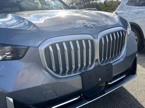 Certified 2024 BMW X5 xDrive40i w/ Parking Assistance Package AWD/4WD image 31