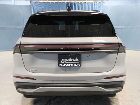 New 2026 Lincoln Nautilus Reserve image 37