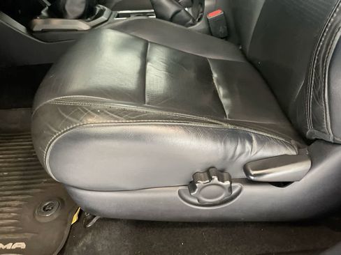 Used 2019 Toyota Tacoma TRD Off-Road w/ TRD Premium Off Road Package image 12