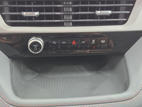 New 2025 Ford Explorer Active image 14