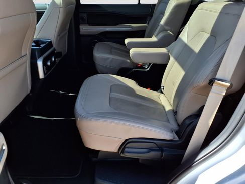 Used 2024 Ford Expedition Limited image 24