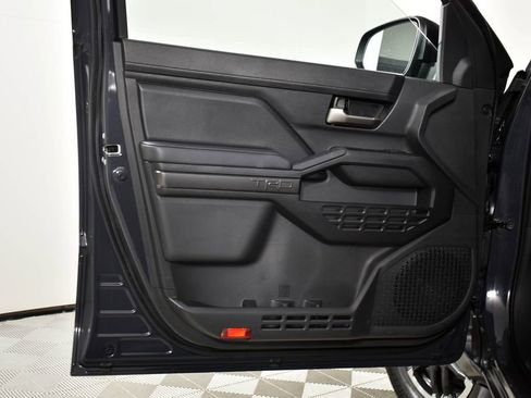 Used 2025 Toyota Tacoma TRD Sport image 17