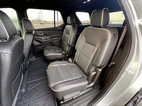 Used 2024 Chevrolet Traverse Premier w/ Redline Edition image 18