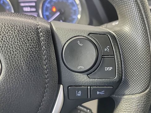 Used 2019 Toyota Corolla LE w/ Carpet Mat Package (TMS) FWD image 23