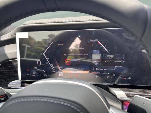 Used 2025 BMW 740i w/ Premium Package image 13