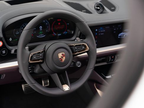 New 2025 Porsche Cayenne E-Hybrid image 21
