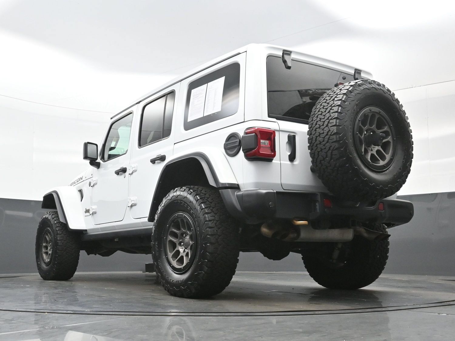 Used 2023 Jeep Wrangler Unlimited Rubicon 392 w/ Xtreme Recon 35" Tire Package AWD/4WD image 28