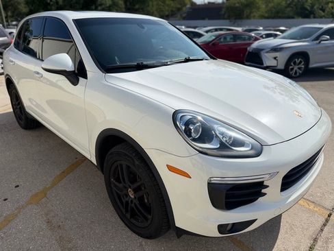 Used 2017 Porsche Cayenne AWD/4WD image 7