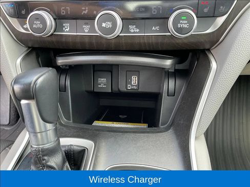 Used 2018 Honda Accord Touring image 22