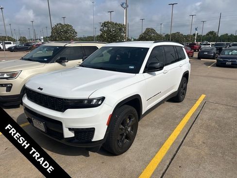 Used 2024 Jeep Grand Cherokee L Limited w/ Black Appearance Package RWD image 1
