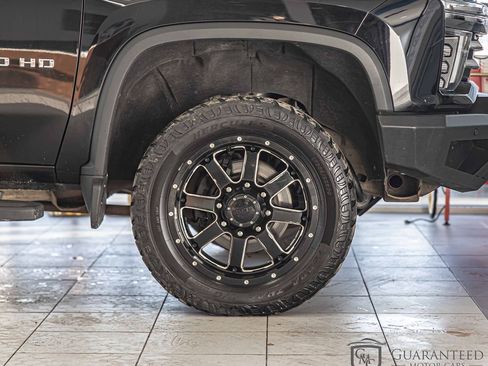 Used 2023 Chevrolet Silverado 3500 High Country w/ Z71 Off-Road Package image 10