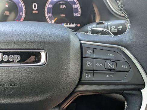 New 2025 Jeep Grand Cherokee Laredo w/ Luxury Tech Group I image 20