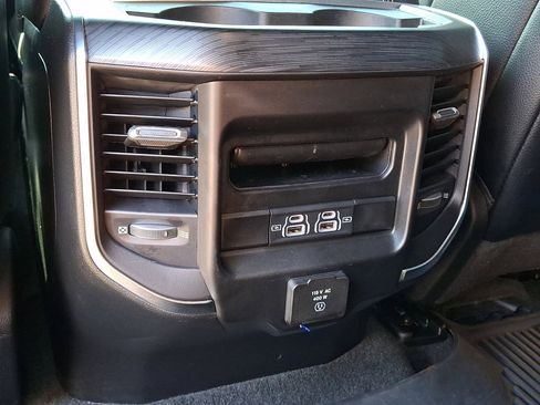 Used 2023 RAM 1500 Laramie AWD/4WD image 18