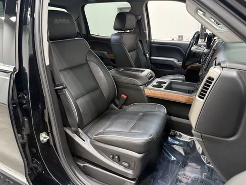 Used 2019 Chevrolet Silverado 2500 High Country w/ Duramax Plus Package image 36