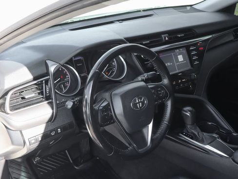 Used 2020 Toyota Camry SE FWD image 21