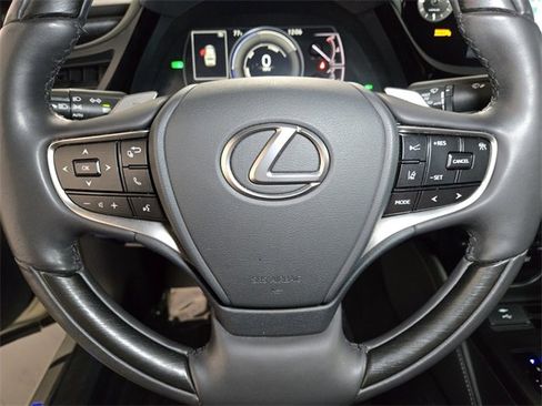 Certified 2022 Lexus ES 300h w/ Luxury Package image 30