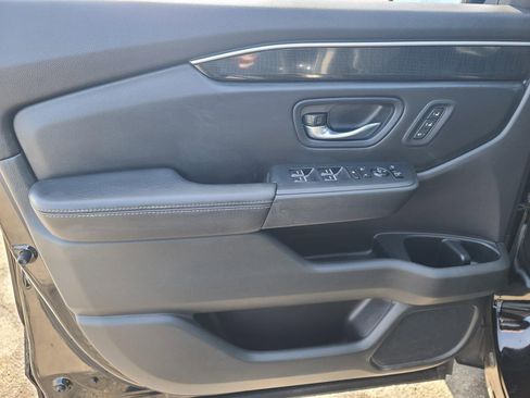 Used 2023 Honda Pilot Elite image 11