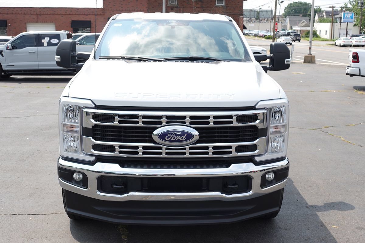 Used 2024 Ford F350 XLT w/ FX4 Off-Road Package AWD/4WD image 6