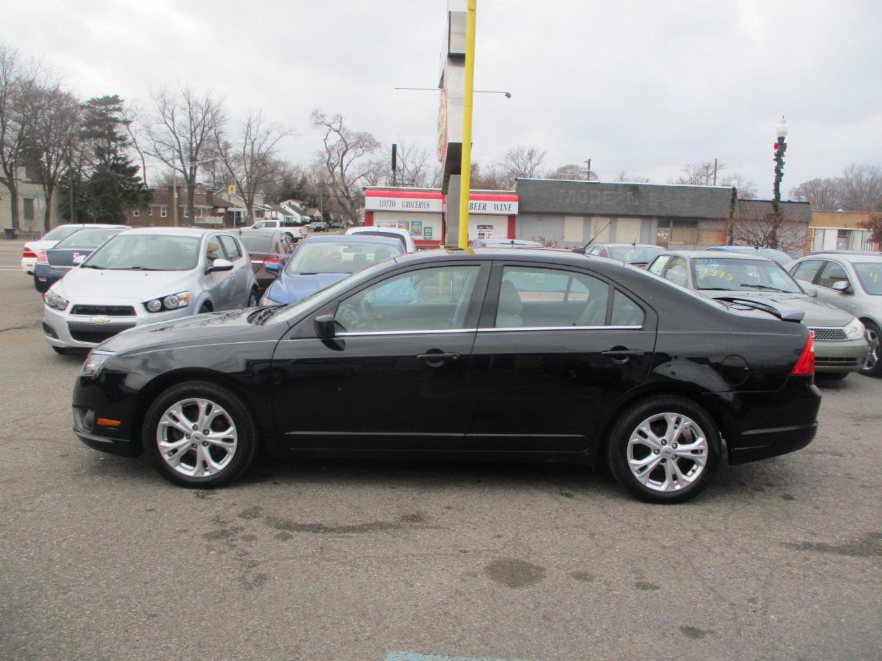 Used 2012 Ford Fusion SE FWD image 4