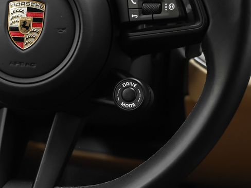 Certified 2024 Porsche Cayenne Coupe AWD/4WD image 36