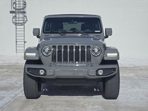 Used 2021 Jeep Wrangler Unlimited Sahara image 3
