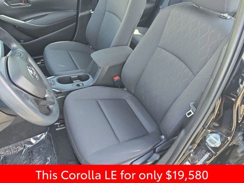 Used 2025 Toyota Corolla LE image 20