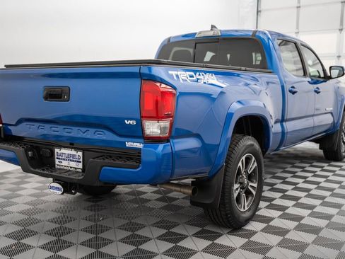 Used 2017 Toyota Tacoma TRD Sport w/ Tow Package AWD/4WD image 7