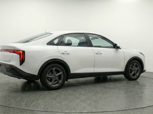 Used 2025 Kia K4 FWD image 9