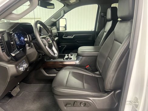Certified 2025 GMC Sierra 2500 SLT w/ SLT Premium Package AWD/4WD image 12