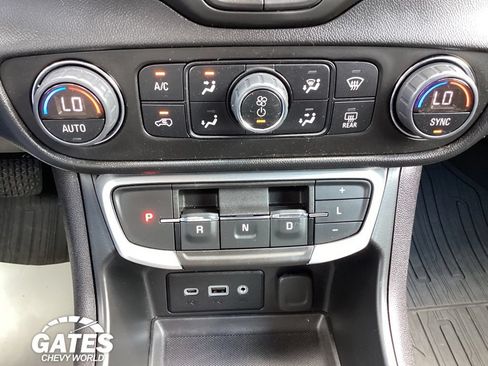 Used 2023 GMC Terrain SLE w/ Driver Convenience Package FWD image 19