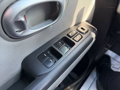 Used 2015 Kia Soul FWD image 29