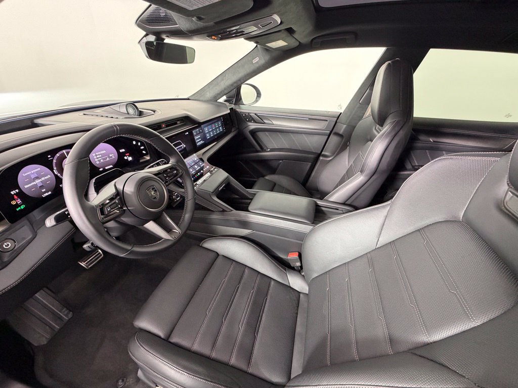 Certified 2026 Porsche Cayenne Turbo AWD/4WD image 4