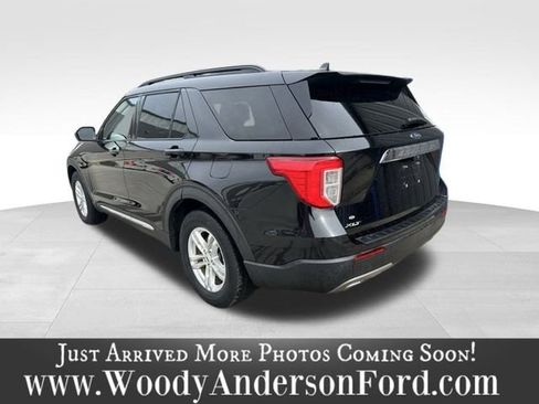 Used 2022 Ford Explorer XLT w/ Equipment Group 202A image 4
