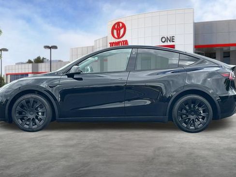 Used 2022 Tesla Model Y Long Range AWD/4WD image 8