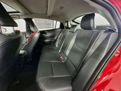 New 2026 Toyota Prius Plug-In Hybrid FWD image 25