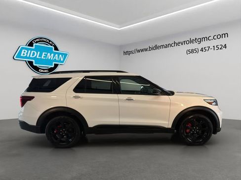 Used 2021 Ford Explorer ST w/ ST Street Pack image 9