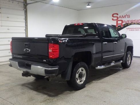 Used 2018 Chevrolet Silverado 2500 LTZ w/ LPO, Essentials Package image 4