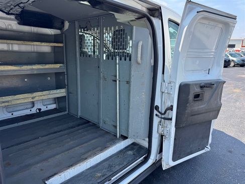 Used 2017 Ford Transit 250 130 Low Roof RWD image 20