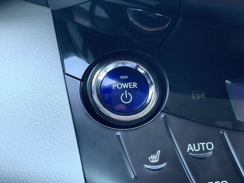 Used 2012 Toyota RAV4 EV FWD image 21