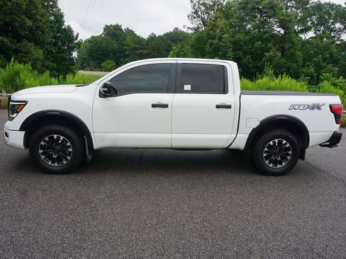 Used 2022 Nissan Titan PRO-4X w/ Pro-4x Convenience Package AWD/4WD image 16