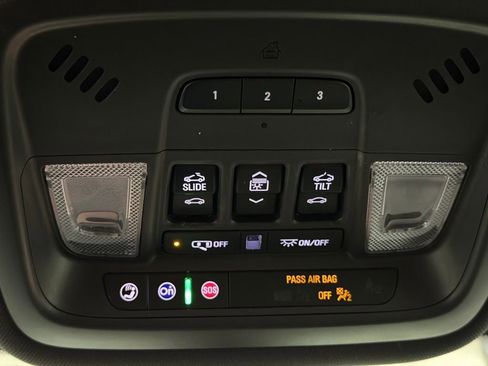 Certified 2023 Chevrolet Traverse RS w/ LPO, Floor Liner Package image 36